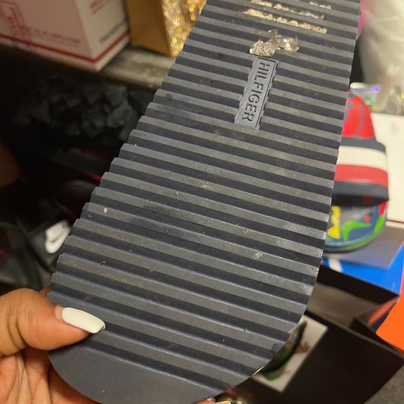 tommy hilfiger slides - Picture 4 of 4